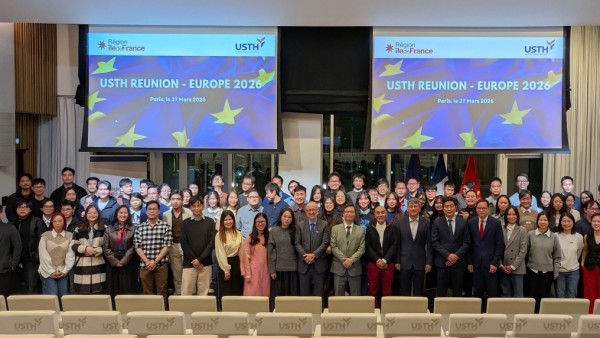 Vietnamese Ambassador to France Trinh Duc Hai attends USTH community gathering in Europe