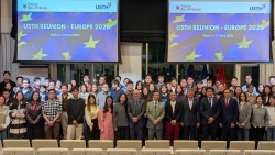 Đại sứ Việt Nam tại Pháp Trịnh Đức Hải dự buổi gặp mặt cộng đồng USTH tại châu Âu