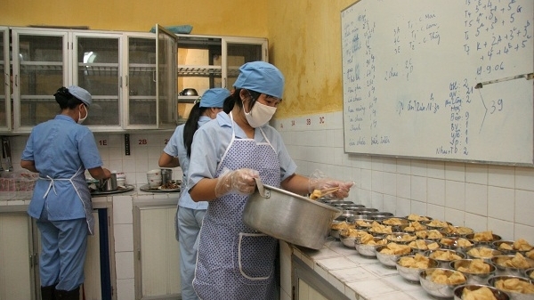 Bộ Y tế: Siết chặt kiểm tra bếp ăn tập thể, trường học, ngăn thực phẩm bẩn từ đầu vào