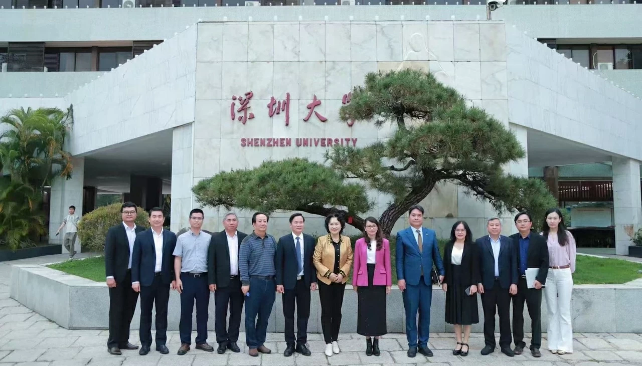 Thúc đẩy hợp tác giáo dục và khoa học-công nghệ giữa Đại học Quốc gia TP.Hồ Chí Minh và Đại học Thâm Quyến (Trung Quốc)