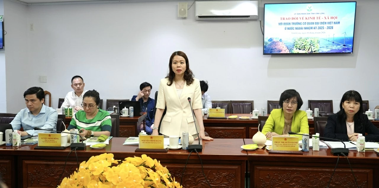 Thứ trưởng Ngoại giao Nguyễn Minh Hằng phát biểu tại buổi làm việc. Thứ trưởng Ngoại giao Nguyễn Minh Hằng phát biểu tại buổi làm việc.