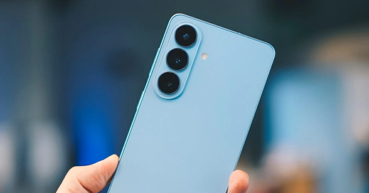 Samsung vẫn sản xuất phiên bản 128 GB đều đặn. Samsung vẫn sản xuất phiên bản 128 GB đều đặn.