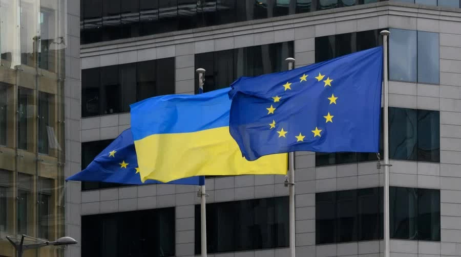 EU lấy tiền lãi từ tài sản đóng băng của Nga 'bơm' cho Ukraine, tuyên bố cam kết với Kiev là không lay chuyển. (Nguồn:Pravda) EU lấy tiền lãi từ tài sản đóng băng của Nga 'bơm' cho Ukraine, tuyên bố cam kết với Kiev là không lay chuyển. (Nguồn:Pravda)
