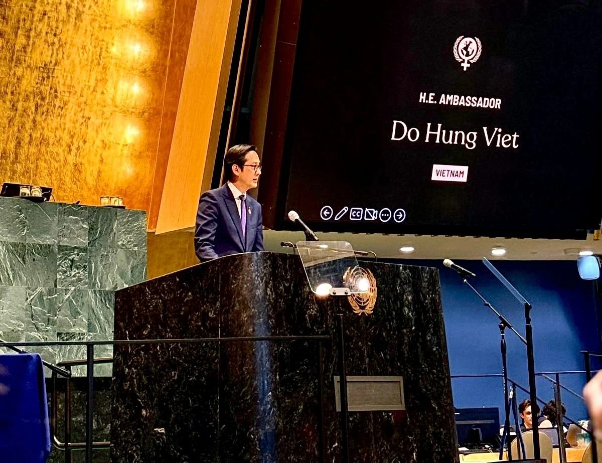 Phụ nữ vượt qua rào cản: Việt Nam cam kết hành động vì bình đẳng giới và xóa bỏ bạo lực đối với phụ nữ