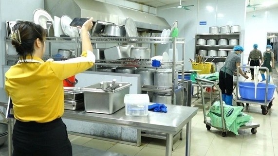 Vụ thịt lợn bẩn vào trường học: Bữa ăn học đường và câu chuyện niềm tin