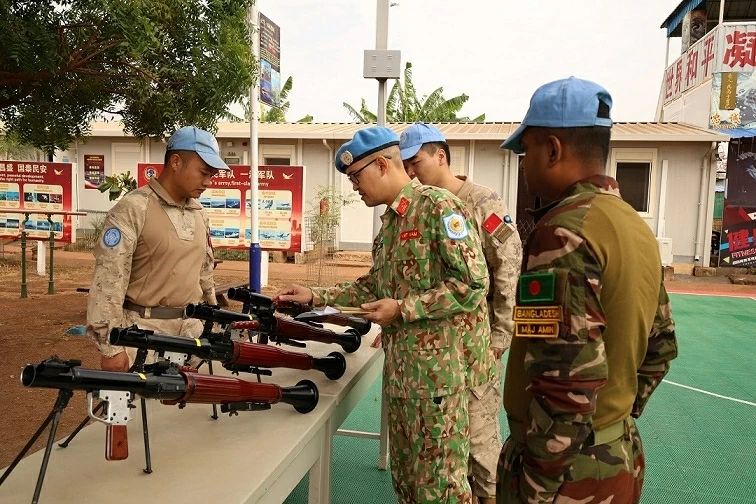 Đôi mắt thần trên tầng không Abyei Đôi mắt thần trên tầng không Abyei