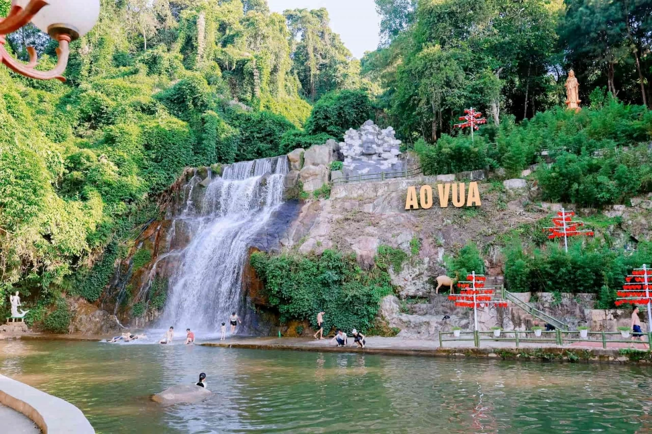 Du lịch ngắn ngày: Xu hướng 'đi trốn cuối tuần' của giới trẻ