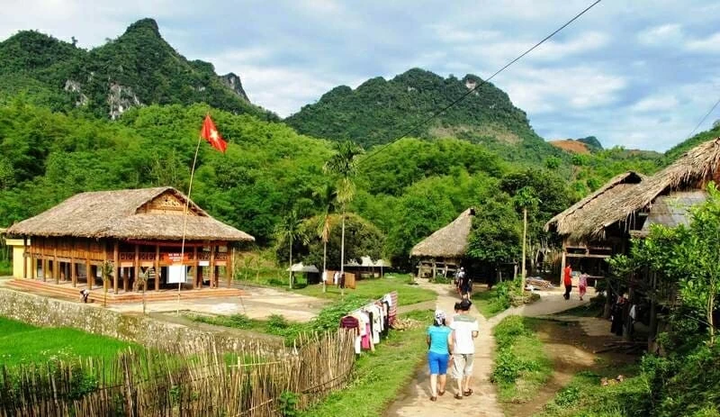 Du lịch ngắn ngày: Xu hướng 'đi trốn cuối tuần' của giới trẻ