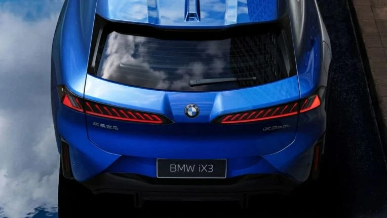 Tốc độ tối đa của xe được giới hạn ở mức 210 km/h. 