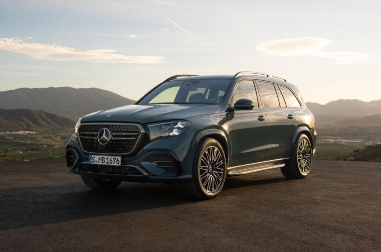 Mercedes-Benz GLS 2026 hé lộ với nội thất mới và động cơ 375 mã lực
