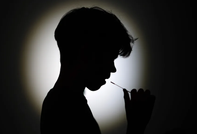 Trẻ em có thể dễ bị nhiễm biến thể Covid-19 mới mang tên ‘Cicada’ hơn