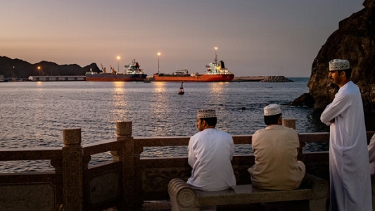 Iran tuyên bố kiểm soát eo biển Hormuz đến khi xung đột thực sự chấm dứt