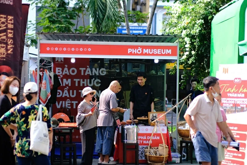 Rộn ràng khai mạc Ngày hội Du lịch TP.HCM 2026, kích cầu mạnh mùa hè