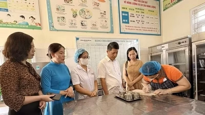 Tăng cường quản lý, bảo đảm an toàn thực phẩm trên địa bàn TP. Hà Nội Tăng cường quản lý, bảo đảm an toàn thực phẩm trên địa bàn TP. Hà Nội