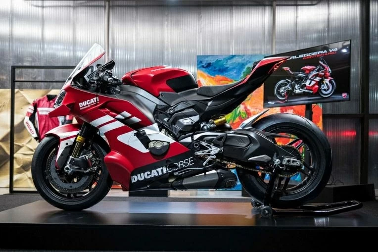 Cận cảnh Ducati Superleggera V4 Centenario, giá dự kiến 4,55 tỷ đồng