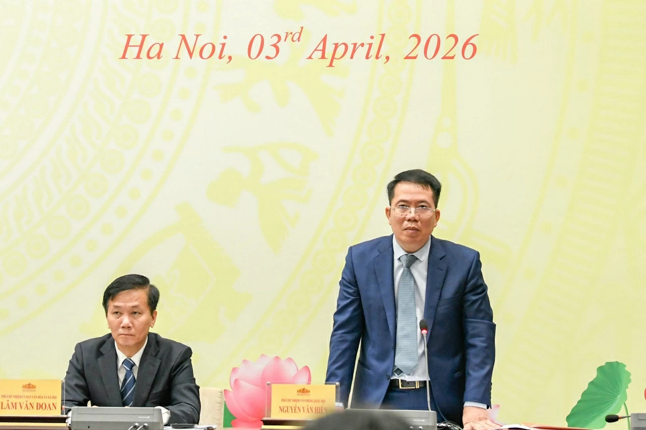 Kỳ họp thứ Nhất, Quốc hội khóa XVI: Quyết định tổ chức bộ máy, nhân sự; xem xét thông qua 8 luật