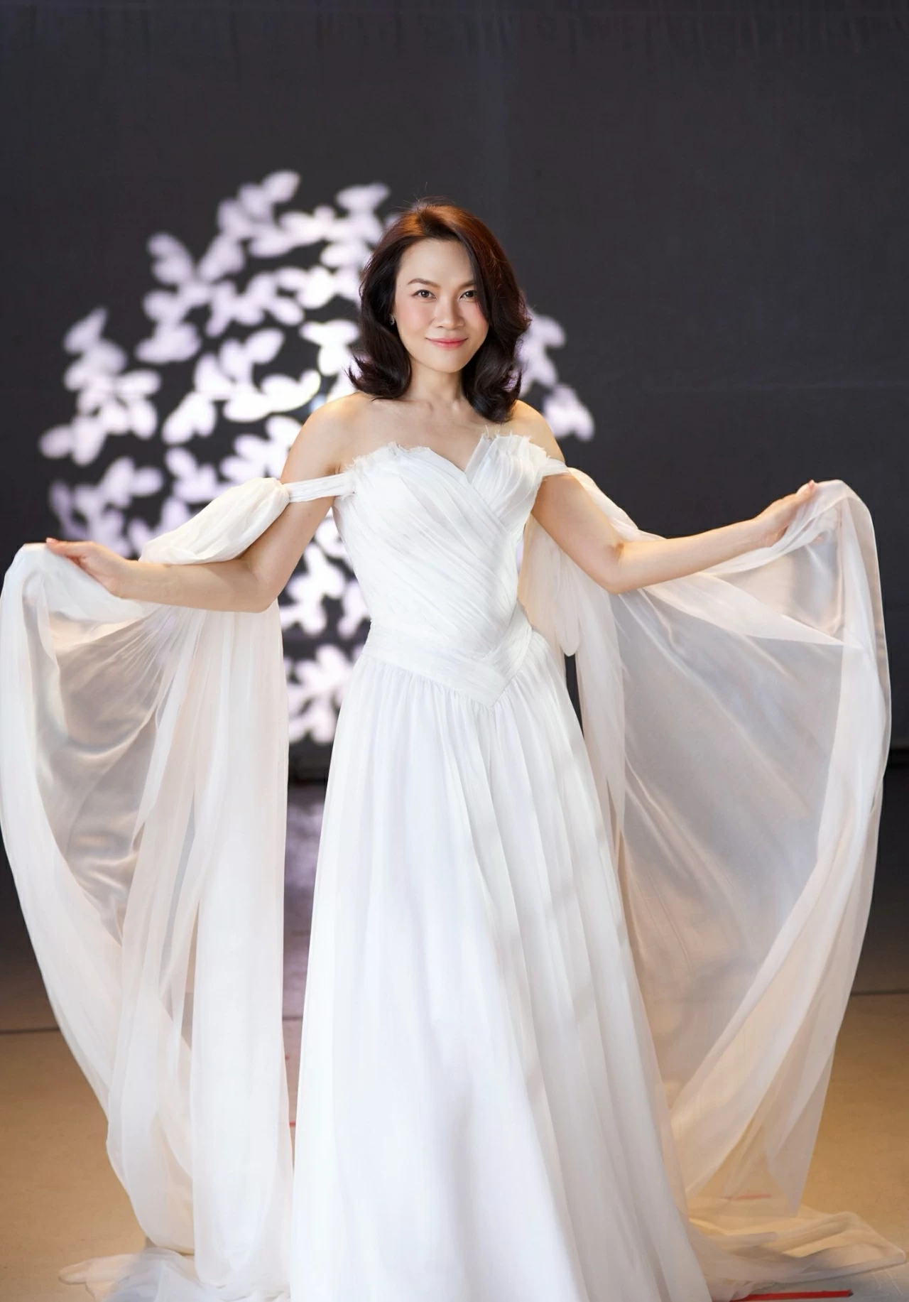 Ca sĩ Mỹ Tâm hóa nàng thơ trong bộ ảnh mới Ca sĩ Mỹ Tâm hóa nàng thơ trong bộ ảnh mới