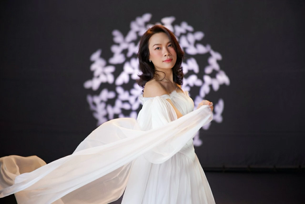 Ca sĩ Mỹ Tâm hóa nàng thơ trong bộ ảnh mới Ca sĩ Mỹ Tâm hóa nàng thơ trong bộ ảnh mới