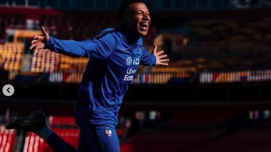 HLV Arbeloa đưa ra cảnh báo gay gắt với Mbappe