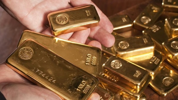 Giải mã sự lao dốc của vàng- Có nên tiếp tục đầu tư vàng?