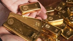 Một góc nhìn về sự lao dốc của vàng?