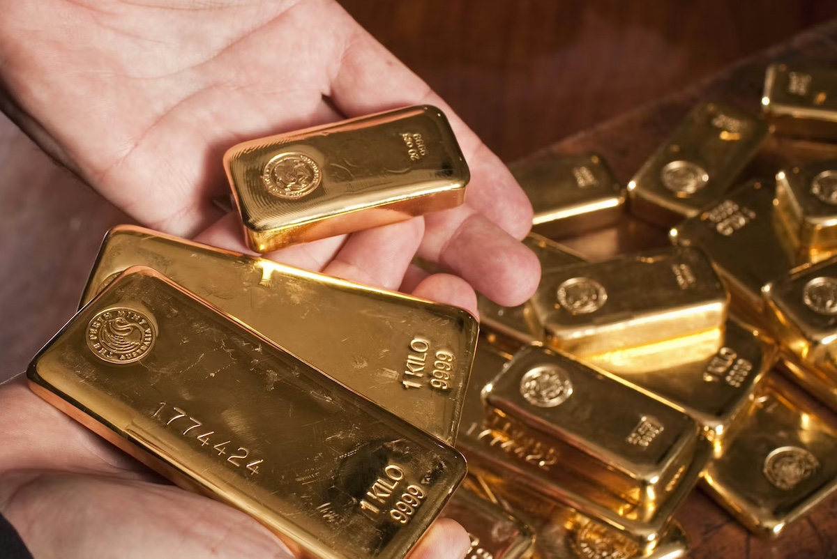 Một góc nhìn về sự lao dốc của vàng?