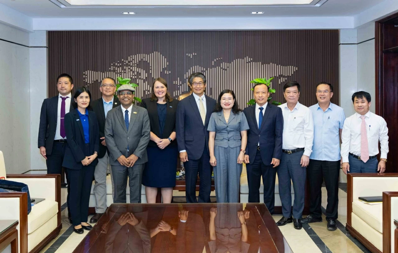 Đại sứ quán Nhật Bản, IOM và FAO thúc đẩy hợp tác về Sáng kiến 'Một sức khỏe' và tăng cường khả năng chống chịu của cộng đồng Thúc đẩy hợp tác về Sáng kiến Một sức khỏe và tăng cường khả năng chống chịu của cộng đồng