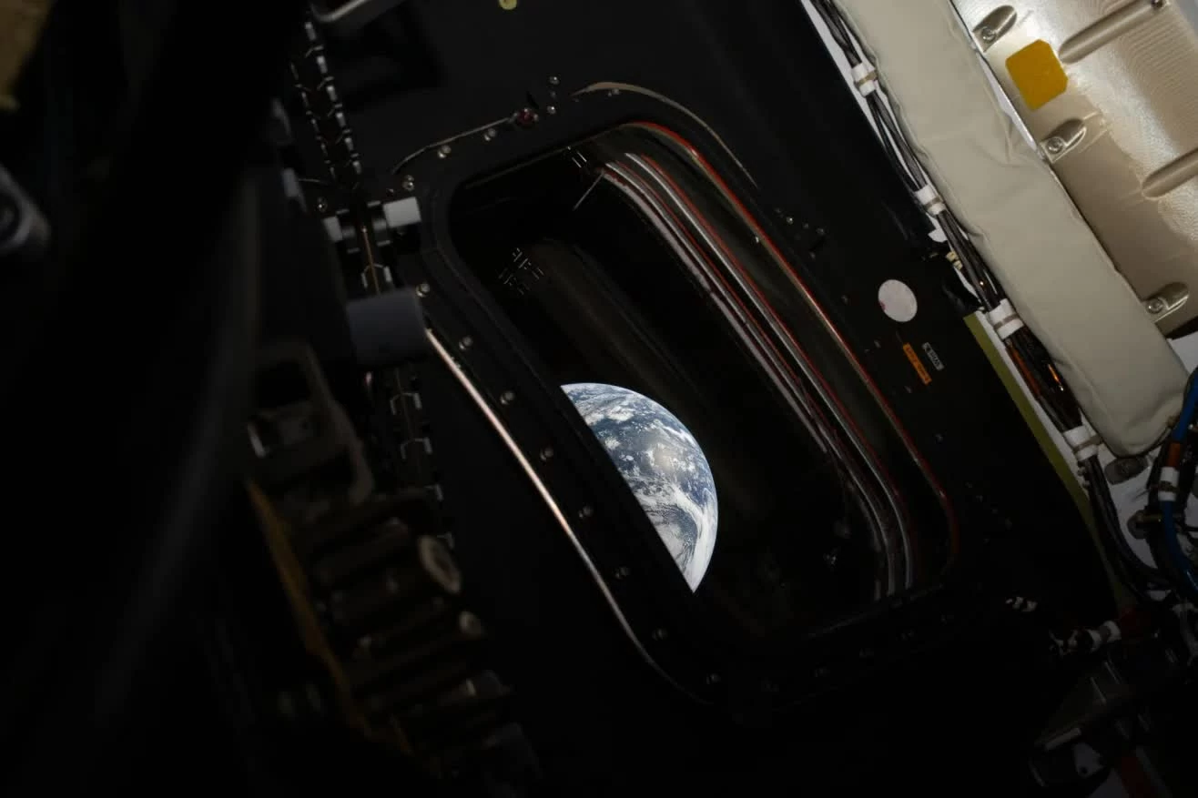 NASA công bố những hình ảnh đầu tiên từ sứ mệnh Artemis II