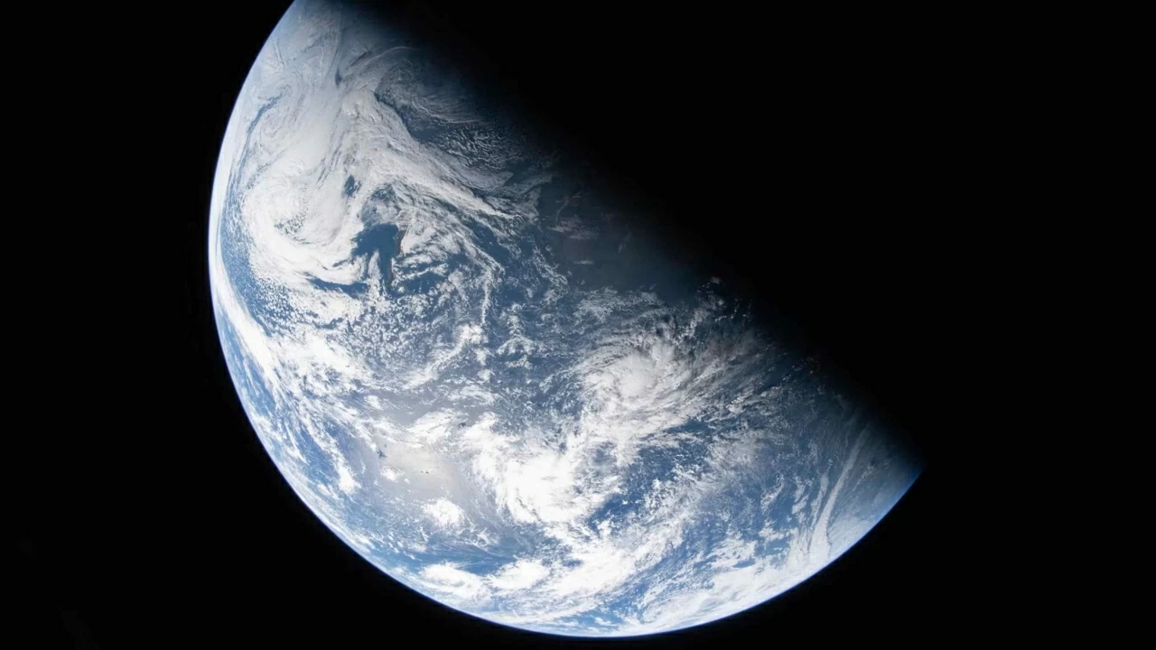 NASA công bố những hình ảnh đầu tiên từ sứ mệnh Artemis II