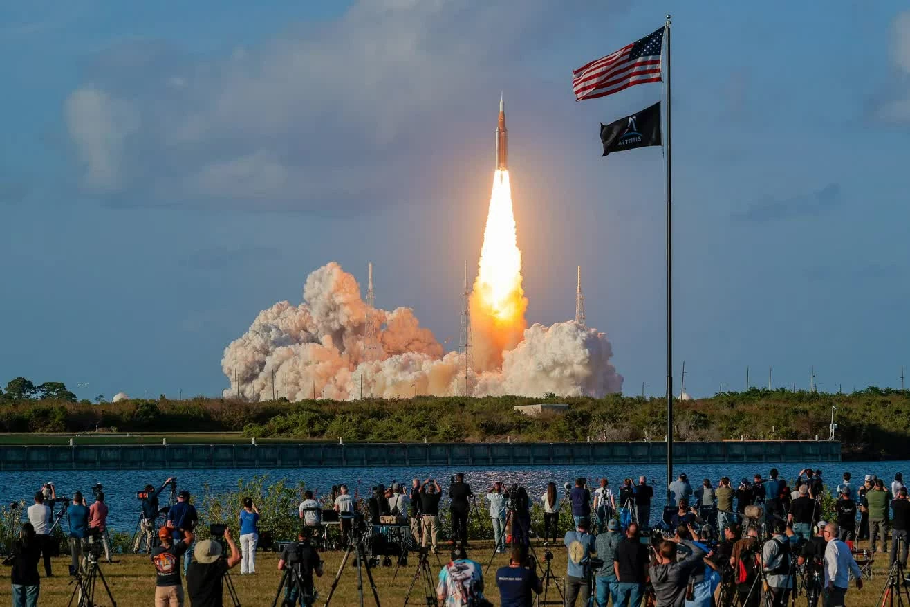 NASA công bố những hình ảnh đầu tiên từ sứ mệnh Artemis II