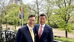 Đại sứ Trịnh Đức Hải chào xã giao Đại sứ Campuchia và Malaysia tại Pháp