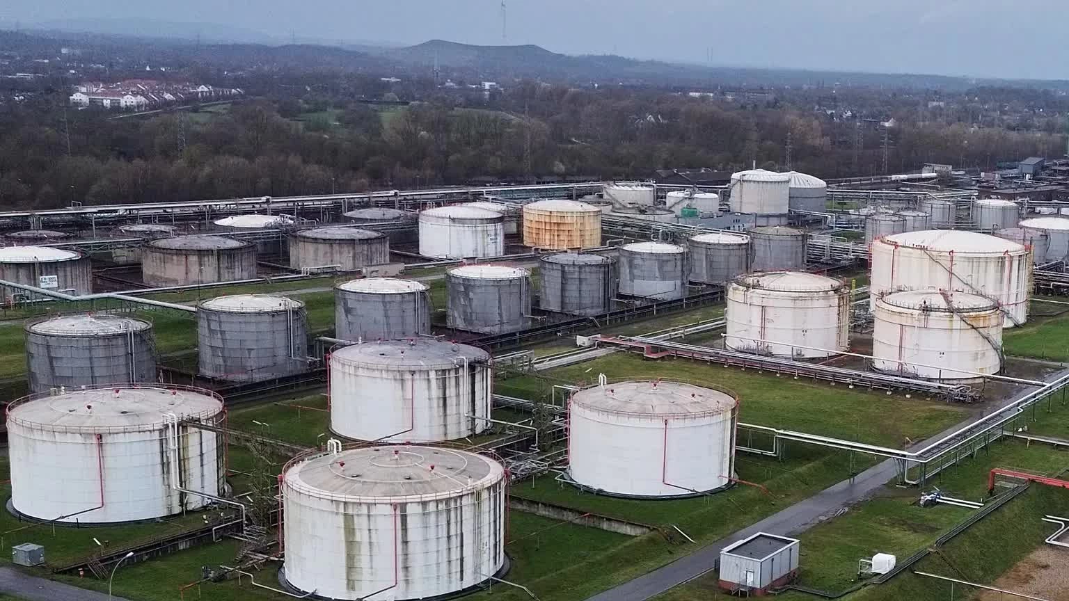 EU kêu gọi phản ứng mang tính cấu trúc nhằm đối phó tình trạng giá dầu cao EU kêu gọi phản ứng mang tính cấu trúc nhằm đối phó tình trạng giá dầu cao