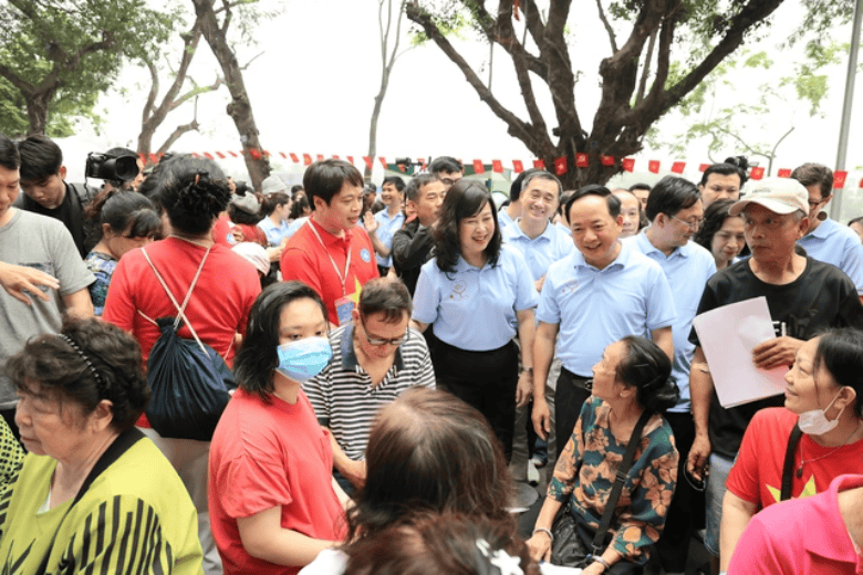 Lãnh đạo Đảng, Nhà nước, Bộ Y tế thăm hỏi người dân tham dự Ngày Sức khoẻ toàn dân 7/4. (Nguồn: BTC). Lãnh đạo Đảng, Nhà nước, Bộ Y tế thăm hỏi người dân tham dự Ngày Sức khoẻ toàn dân 7/4. (Nguồn: BTC).