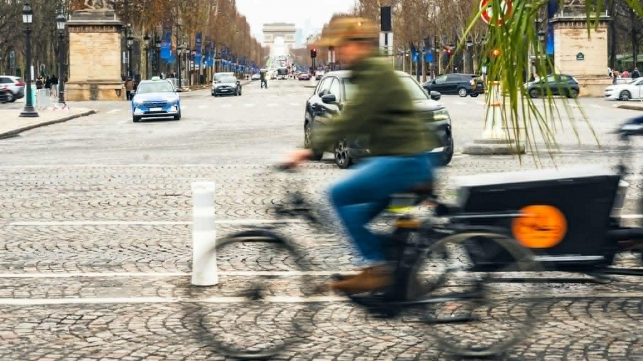 Paris (Pháp) - 'thành phố xe đạp' chuyển mình sống xanh