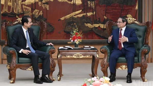 Thủ tướng Chính phủ Phạm Minh Chính tiếp Đại sứ Trung Quốc Hà Vĩ
