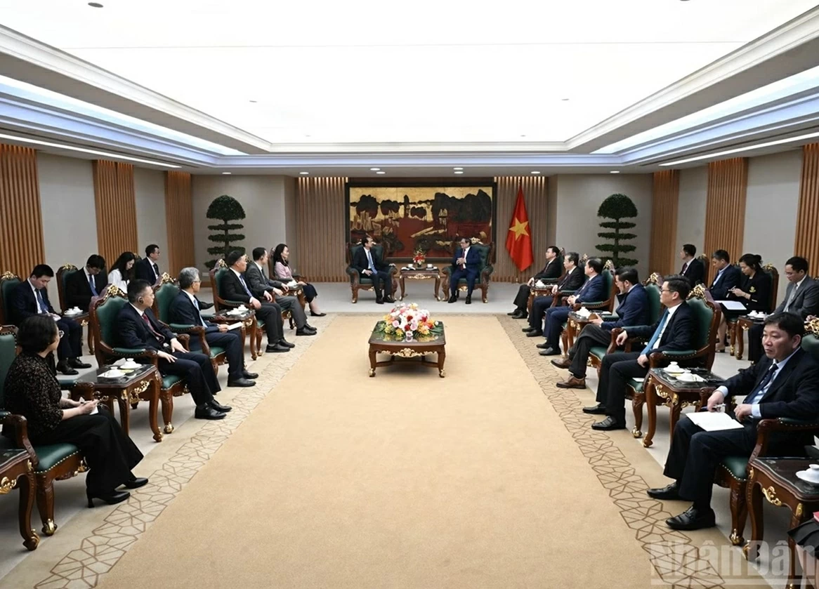 Thủ tướng Chính phủ Phạm Minh Chính tiếp Đại sứ Trung Quốc Hà Vĩ