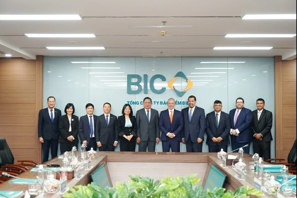 Fairfax – BIDV – BIC: Củng cố hợp tác chiến lược sau hơn một thập kỷ đồng hành Fairfax – BIDV – BIC: Củng cố hợp tác chiến lược sau hơn một thập kỷ đồng hành