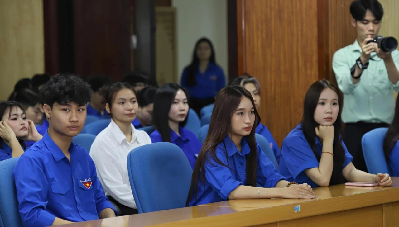 Thanh niên và sứ mệnh bảo vệ lá phổi của chính mình Thanh niên và sứ mệnh bảo vệ lá phổi của chính mình