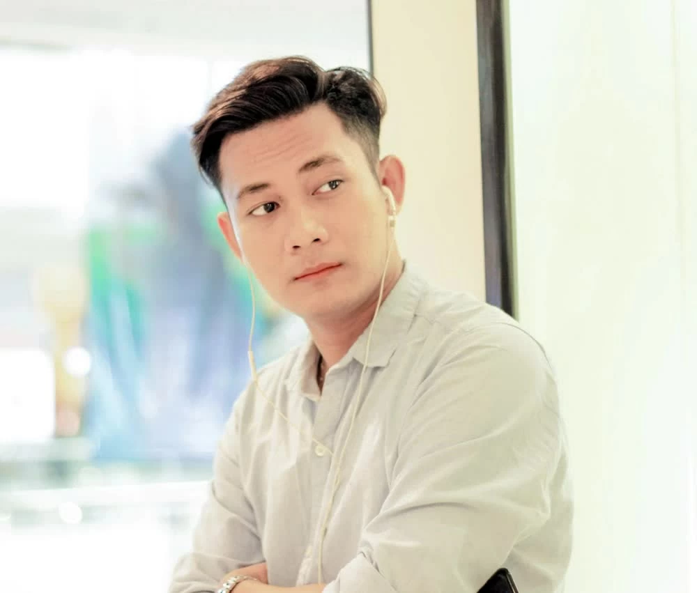 Đạo diễn triệu view Đặng Tuấn Chinh sau cơn sốt ‘Xin lỗi, anh chỉ là thằng bán bánh giò’