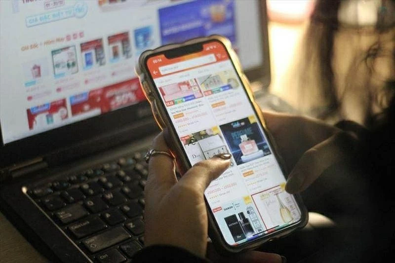 Thông tin cá nhân và bài toán an toàn trên sàn thương mại điện tử Thông tin cá nhân và bài toán an toàn trên sàn thương mại điện tử