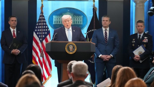 Tổng thống Trump tiết lộ chiến dịch giải cứu phi công Mỹ rơi tại Iran