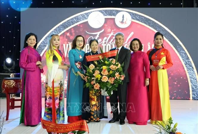 Ra mắt Hội Nữ Doanh nhân Việt Nam tại châu Âu Ra mắt Hội Nữ Doanh nhân Việt Nam tại châu Âu