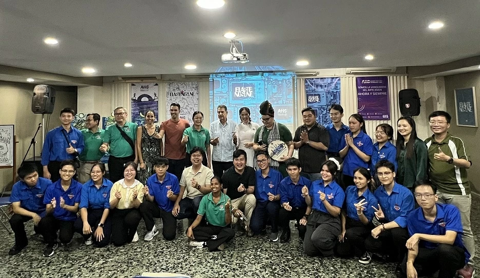 7.số 14: Mang Việt Nam đến gần Cuba hơn 7.số 14: Mang Việt Nam đến gần Cuba hơn