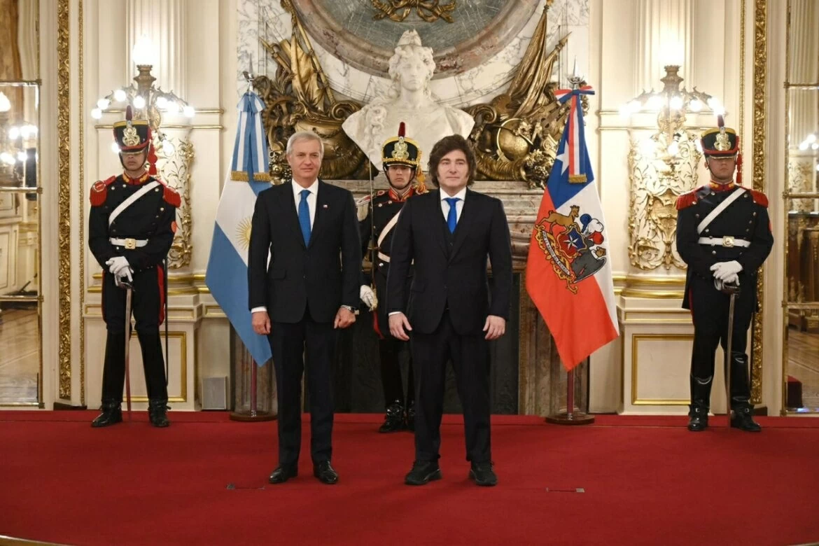 Argentina bắt tay Chile, tín hiệu tái định hình cục diện Nam Mỹ? buenosairesherald. Argentina bắt tay Chile, tín hiệu tái định hình cục diện Nam Mỹ? buenosairesherald.
