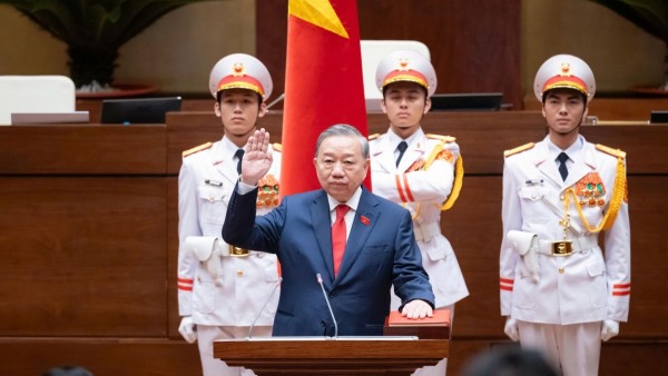 Điện, thư và thông điệp chúc mừng các đồng chí Lãnh đạo chủ chốt