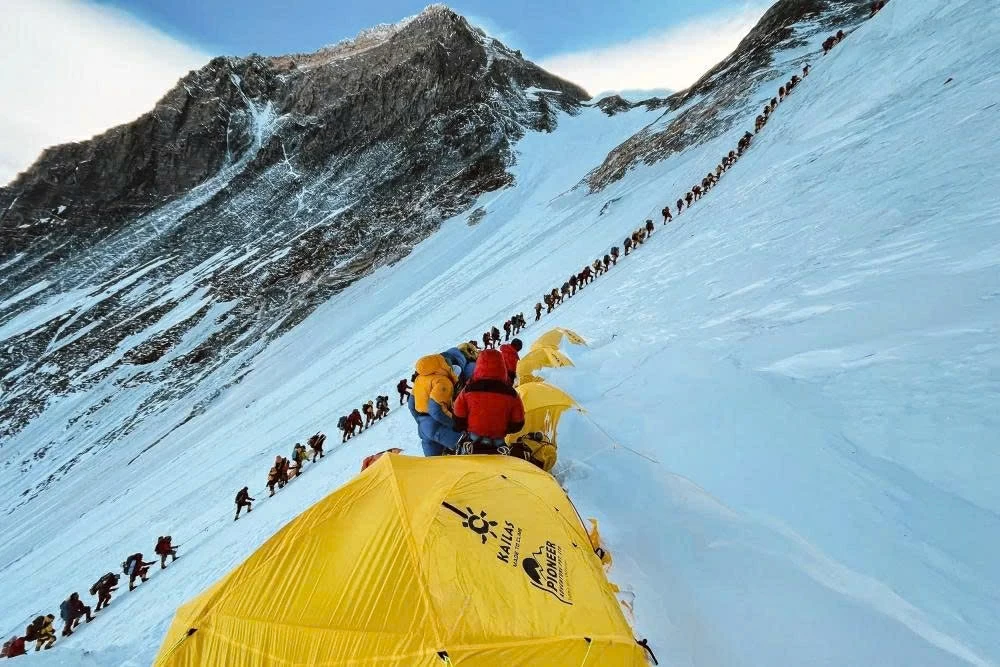 Nepal quyết tâm triệt phá đường dây trục lợi cứu hộ leo núi