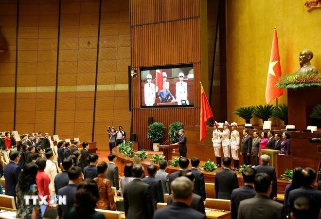 Thông qua Nghị quyết bầu Thủ tướng Chính phủ khóa XVI Thông qua Nghị quyết bầu Thủ tướng Chính phủ khóa XVI