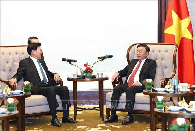 Đại sứ Lào