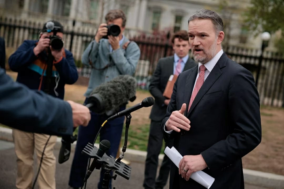 Ông Jamieson Greer, Đại diện Thương mại Mỹ, phát biểu trước báo giới về quan hệ kinh tế Mỹ-Trung. (Nguồn: U.S. News & World Report)