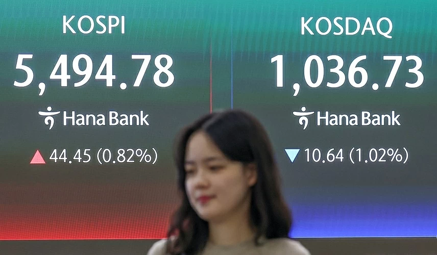 Thị trường rung lắc sau thỏa thuận ngừng bắn tạm thời giữa Mỹ và Iran: Chứng khoán ngập sắc xanh, năng lượng và kim loại quý biến động mạnh Thị trường rung lắc sau thỏa thuận ngừng bắn tạm thời giữa Mỹ và Iran: Chứng khoán ngập sắc xanh, năng lượng và kim loại quý biến động mạnh